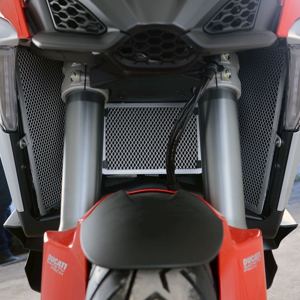 R&G Racing griglia protezione radiatore olio in alluminio per DUCATI MULTISTRADA V4 /S 2021-2023