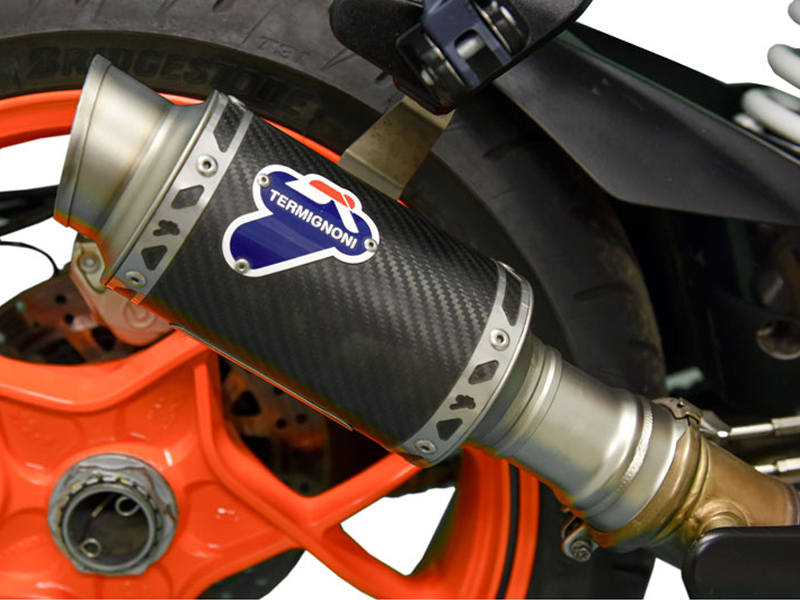 Kit Silenziatore Termignoni Gp Classic Racing in Carbonio con fondello in Acciaio Inox e tubo di raccordo incluso per KTM SUPER DUKE 1290 R 2017-2019