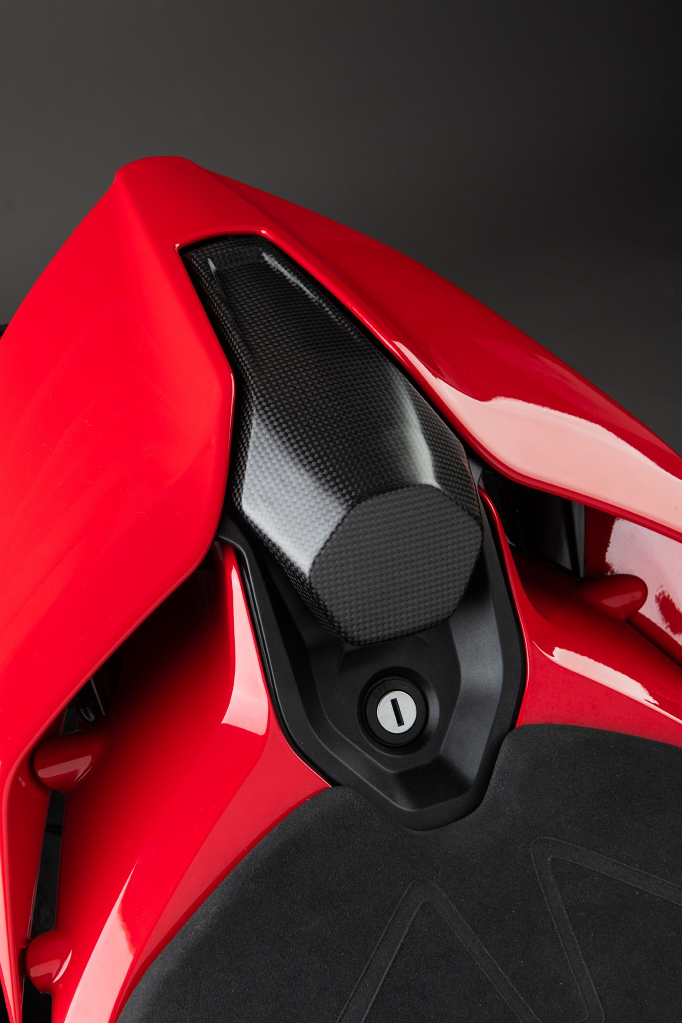 Cover sellino carbonio LighTech per DUCATI PANIGALE V4 /S 2025