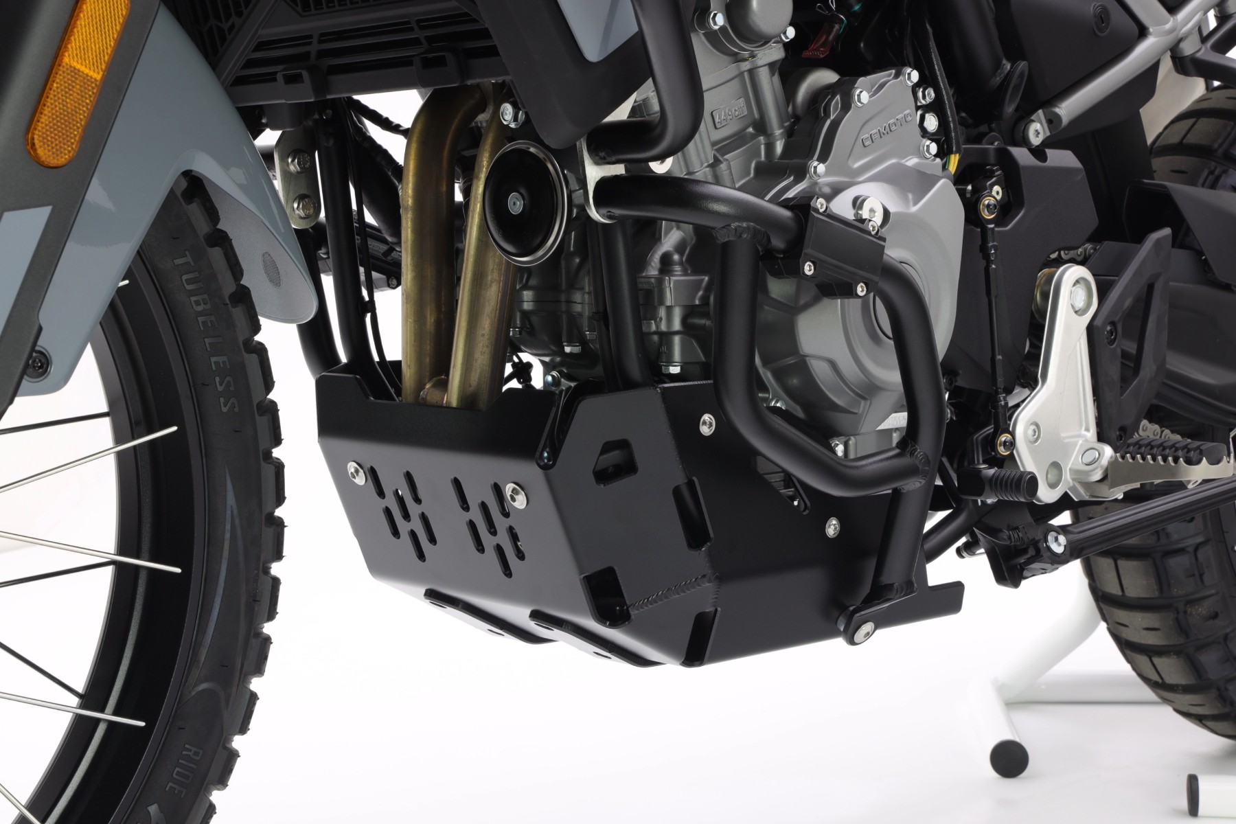 Protezione motore alluminio Nero Isotta per CFMOTO 450 MT 2024-2025
